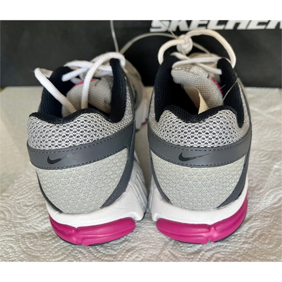 Nike Zoom Womens Silver/Pink Sneakers 6.5 NWT - Picture 5 of 8
